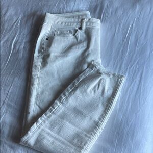 NWT- LOFT Curvy Skinny Crop Pants